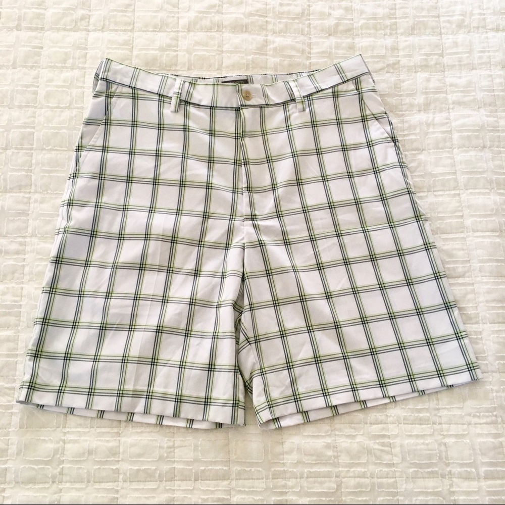 Izod Golf Men’s Windowpane Plaid Green White Like New Shorts Size 34